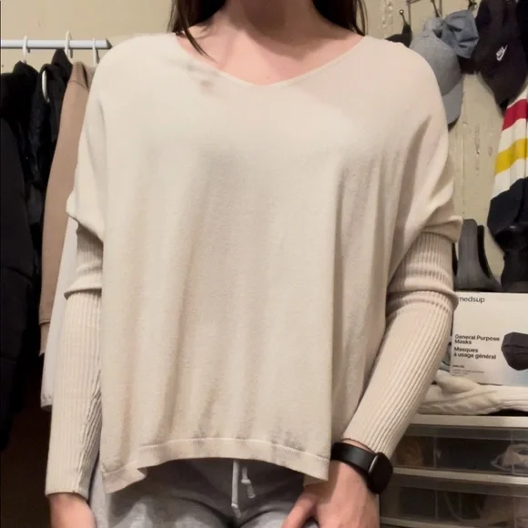 Privilege cream sweater - Picture 2 of 2